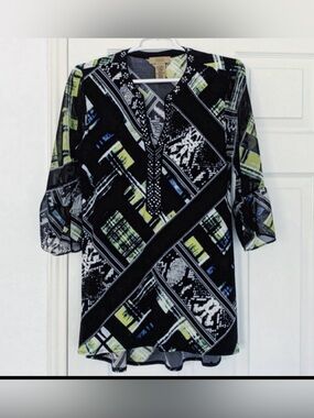 VALERIE STEVENS TUNIC DRESS BEADED EMBELLISHED V NECKLINE BLACK GEOMETRIC PRINT